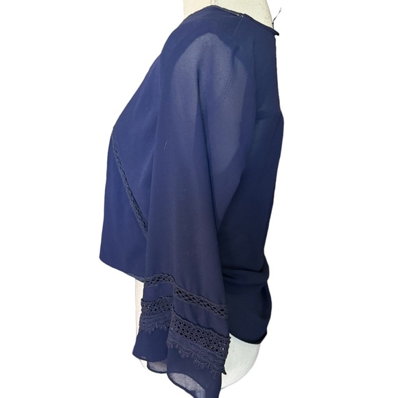 Blouse - Picture 2 of 6